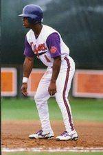 South Carolina Rallies To Defeat Clemson, 9-8 In 12 Innings