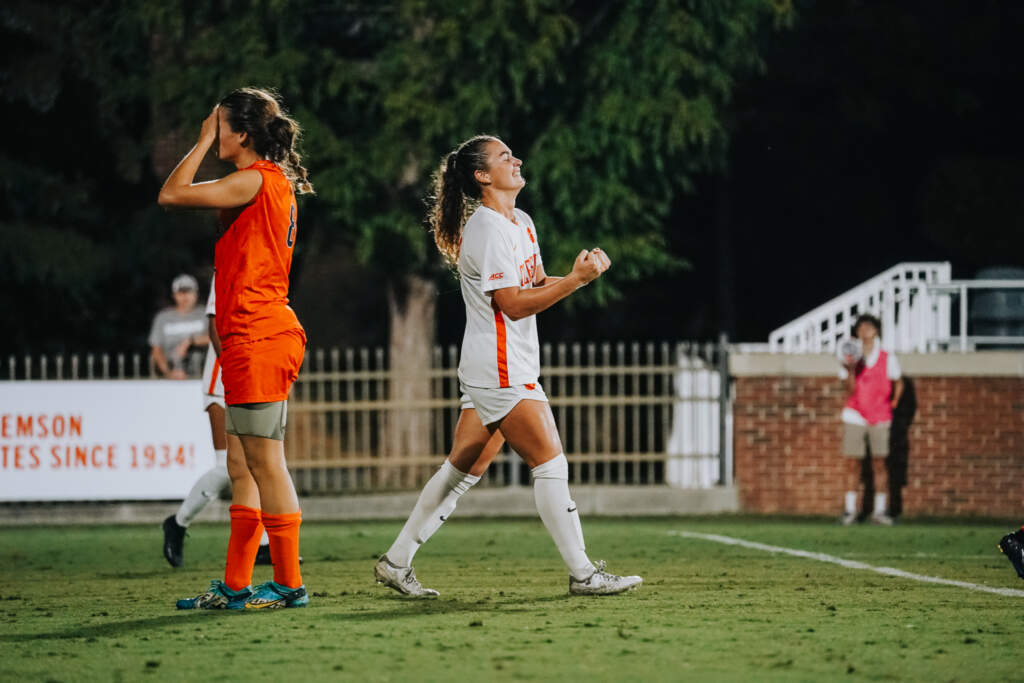 No. 8 Tigers Defeat Syracuse, 5-1