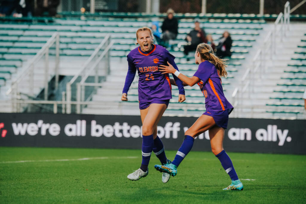 Clemson Tigers Advance To ACC Championship