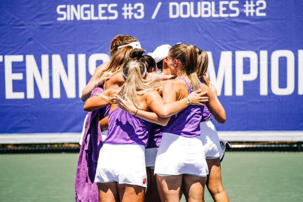 Women’s Tennis Signs Two In 2024 Class