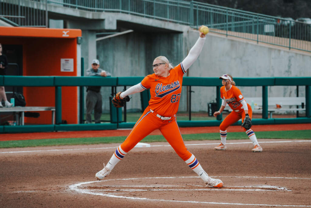 Thompson Leads Tigers Past Bears