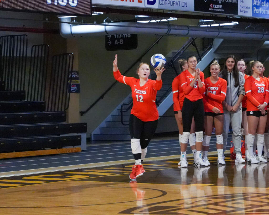 Clemson Hits Nine Aces in Three Set Sweep