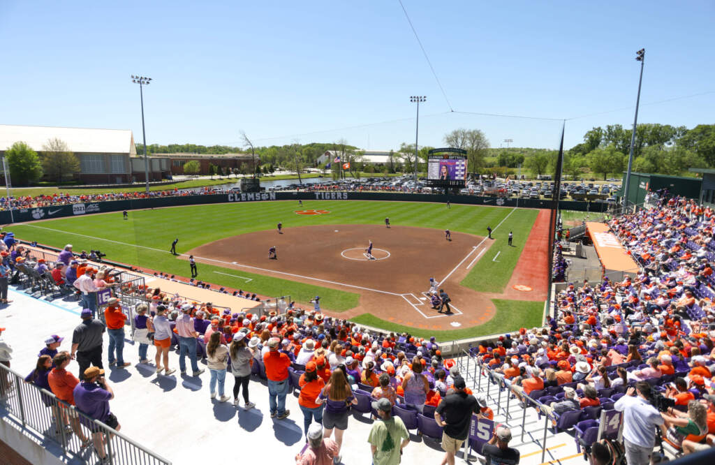 Fourteen Named Easton/NFCA All-America Scholar Athletes