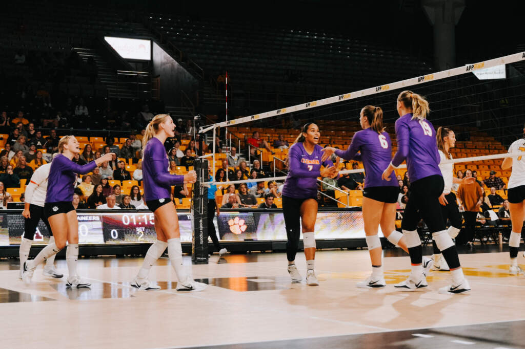 Three Tigers Hit Double-Digits as Tigers Sweep Mountaineers
