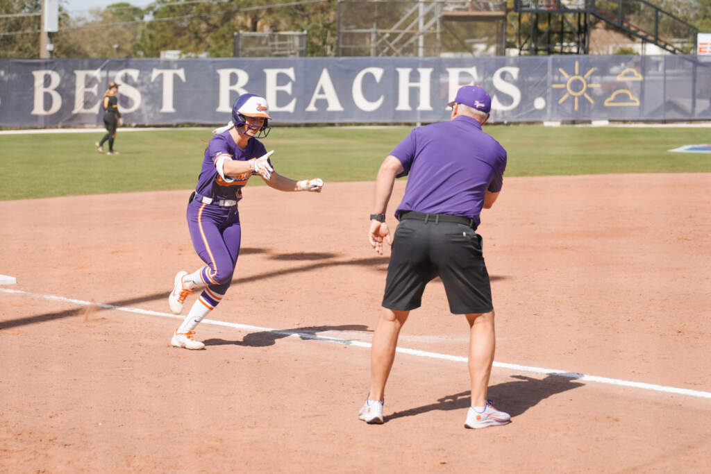 Wilson Hits Grand Slam; Tigers Drop Two in Clearwater