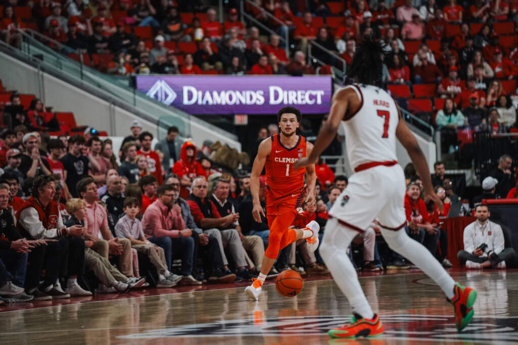Hunter’s 20-Piece; Lakhin’s Double-Double Leads Clemson in Victory