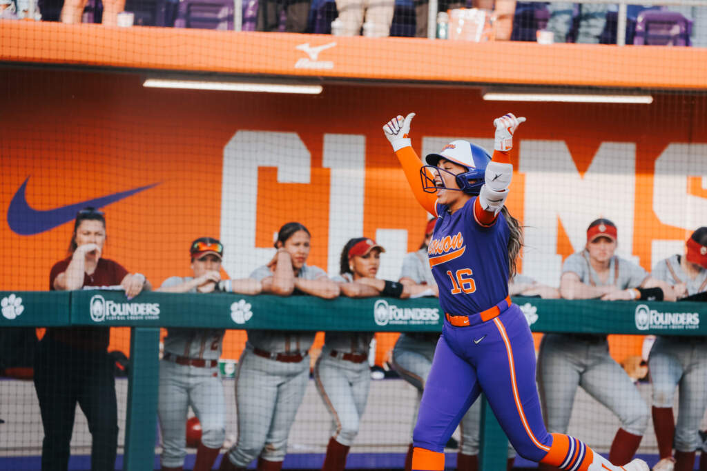 Knowler, Cintron Homer as Tigers Ground Eagles, 6-2