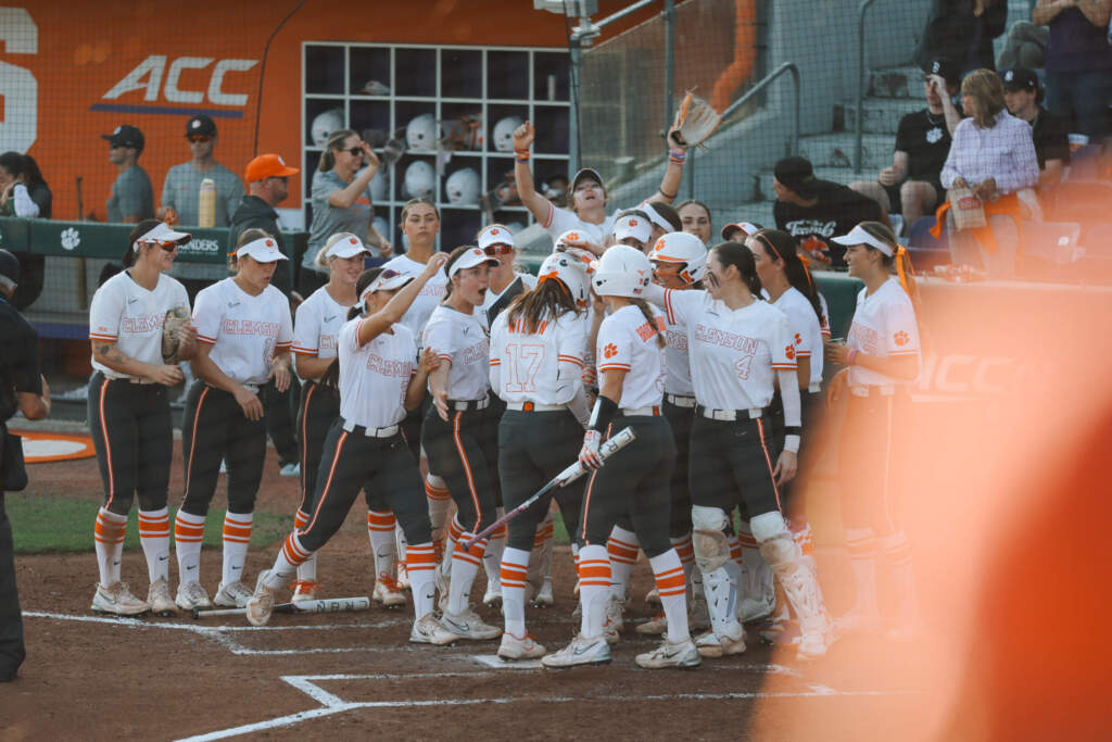 Crooked Numbers Propel Tigers to 11-3 Win over Runnin’ Bulldogs
