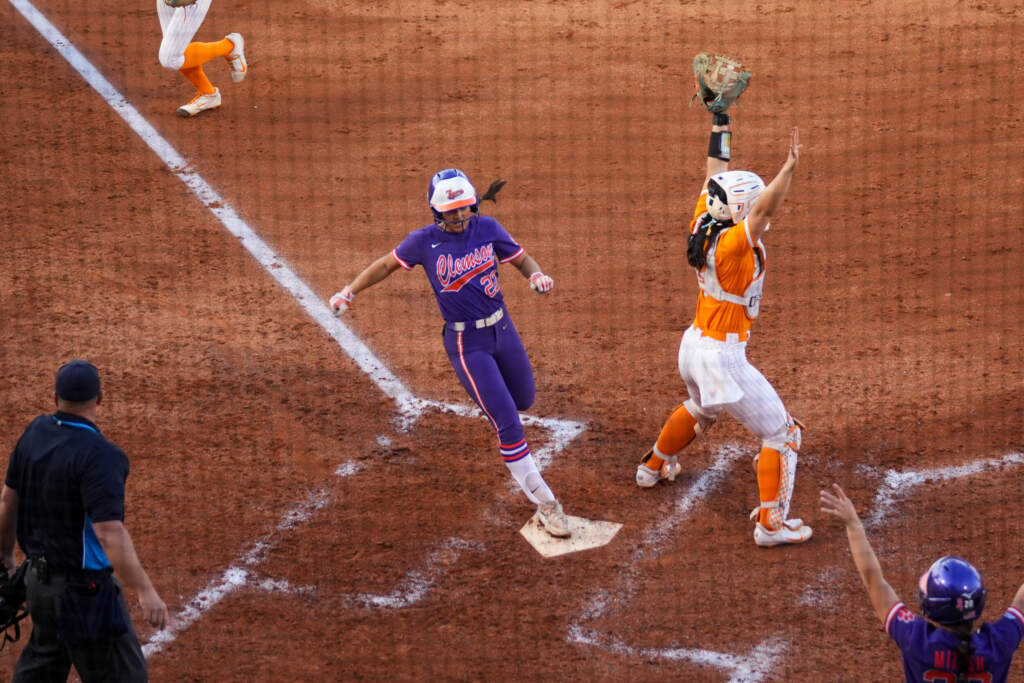 Clemson Upsets No. 1 Tennessee, 4-3