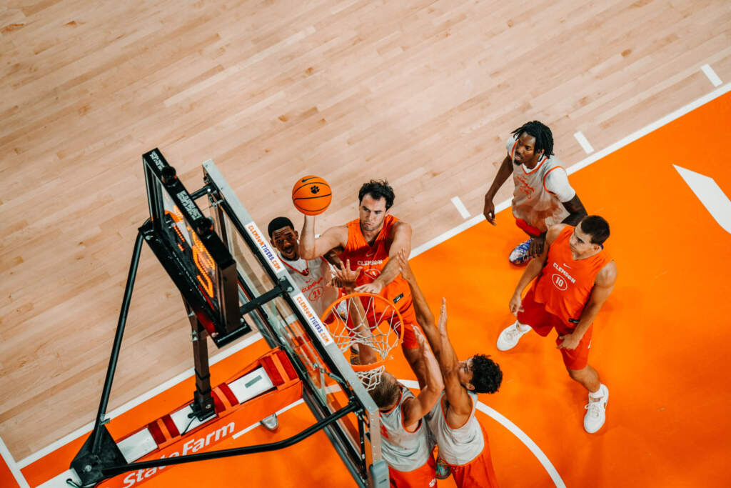 Photo Gallery: Men’s Basketball Summer Practice