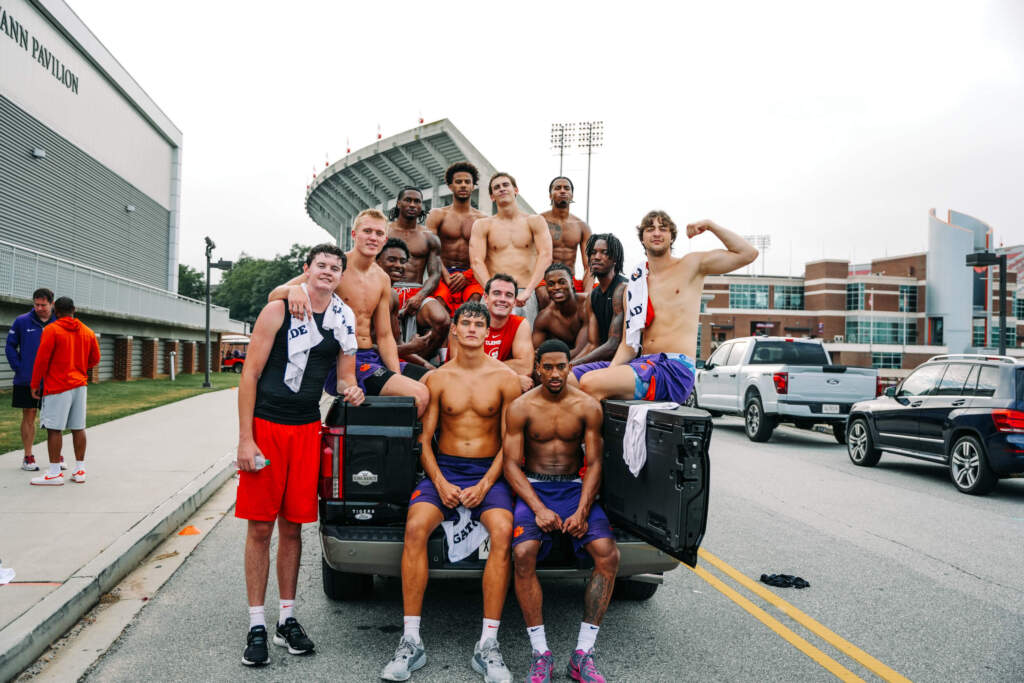 Photo Gallery: Men’s Basketball Completes 2025 Strongman Competition