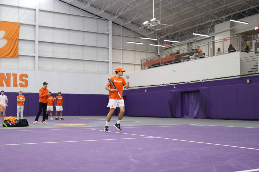 No. 35 Tigers Sweep No. 44 Cardinals in Louisville